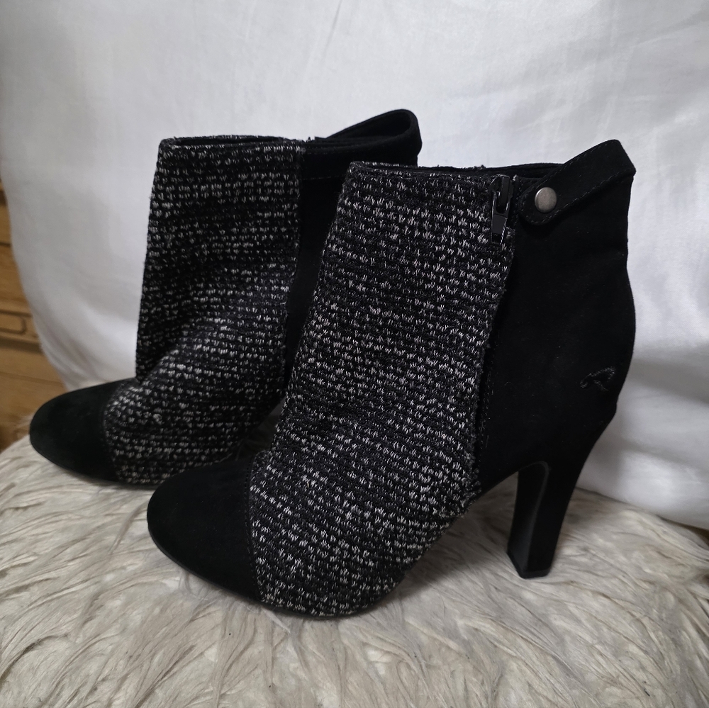 Rocket Dog Black and Gray Heeled Boots